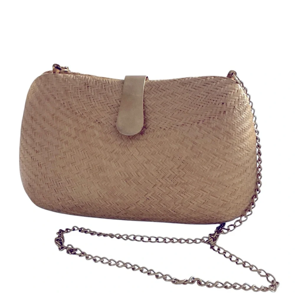 Clutch Woven with‎ gold chain Y2K